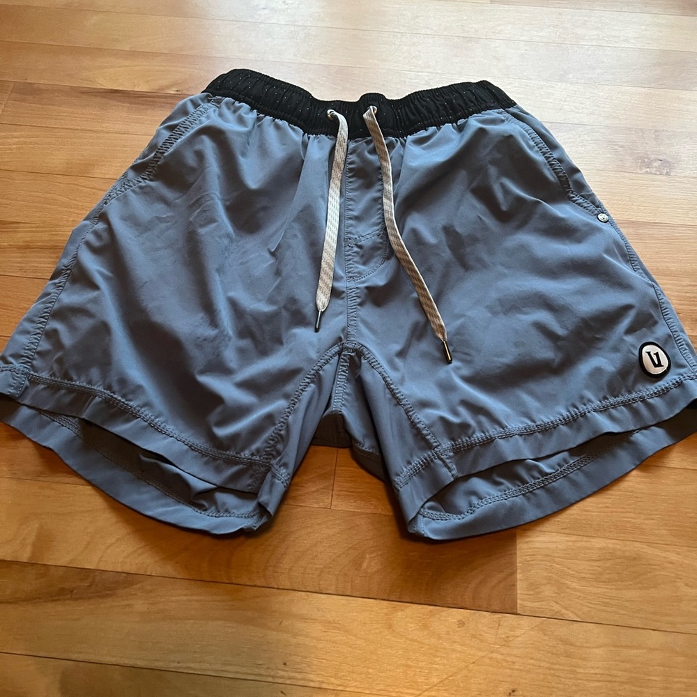 Vuori Kore Short 5" shorts (Color: Lake)